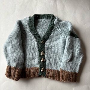 Handmade infant sweater size 0-3 month Teddy bear buttons